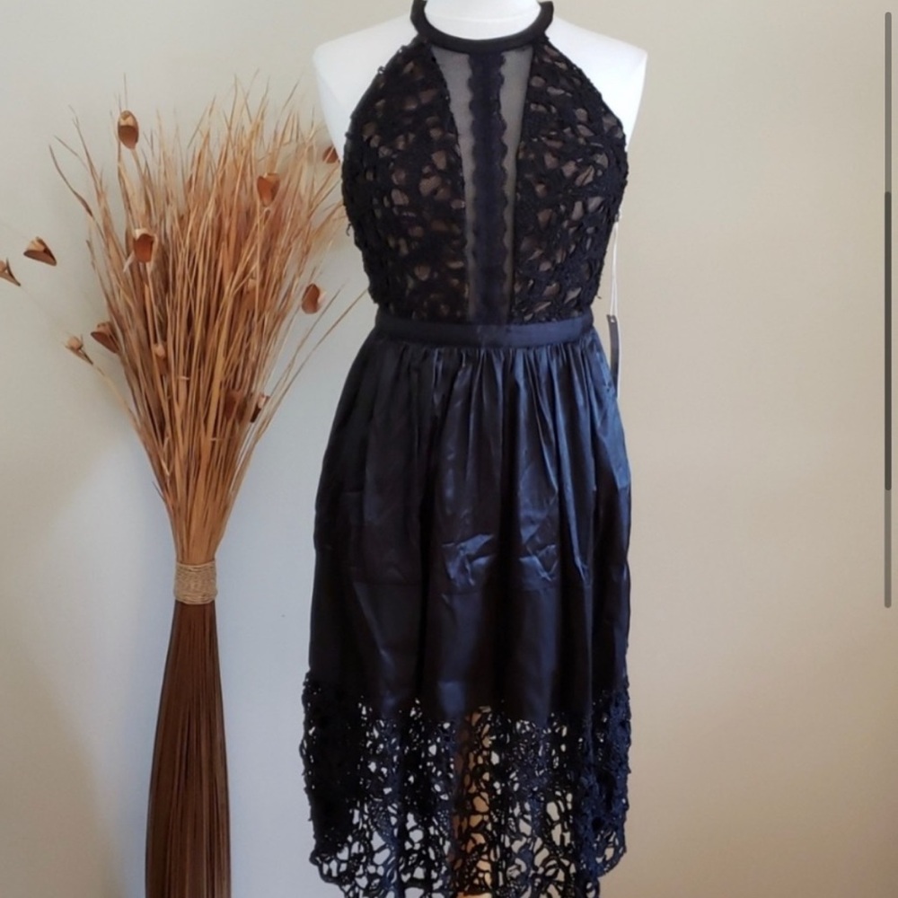 GUC 🖤 Elegant Laser Cut Lace-Trimmed Dress - Occasion by Dex